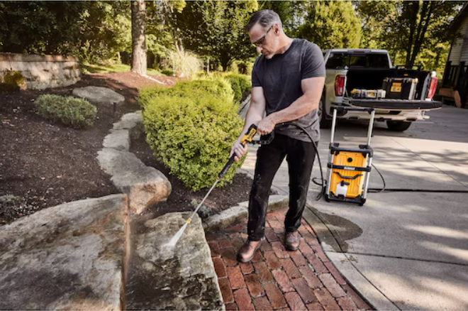 DeWalt 3000 MAX PSI* 1.1 GPM** Brushless Electric Jobsite Pressure Washer